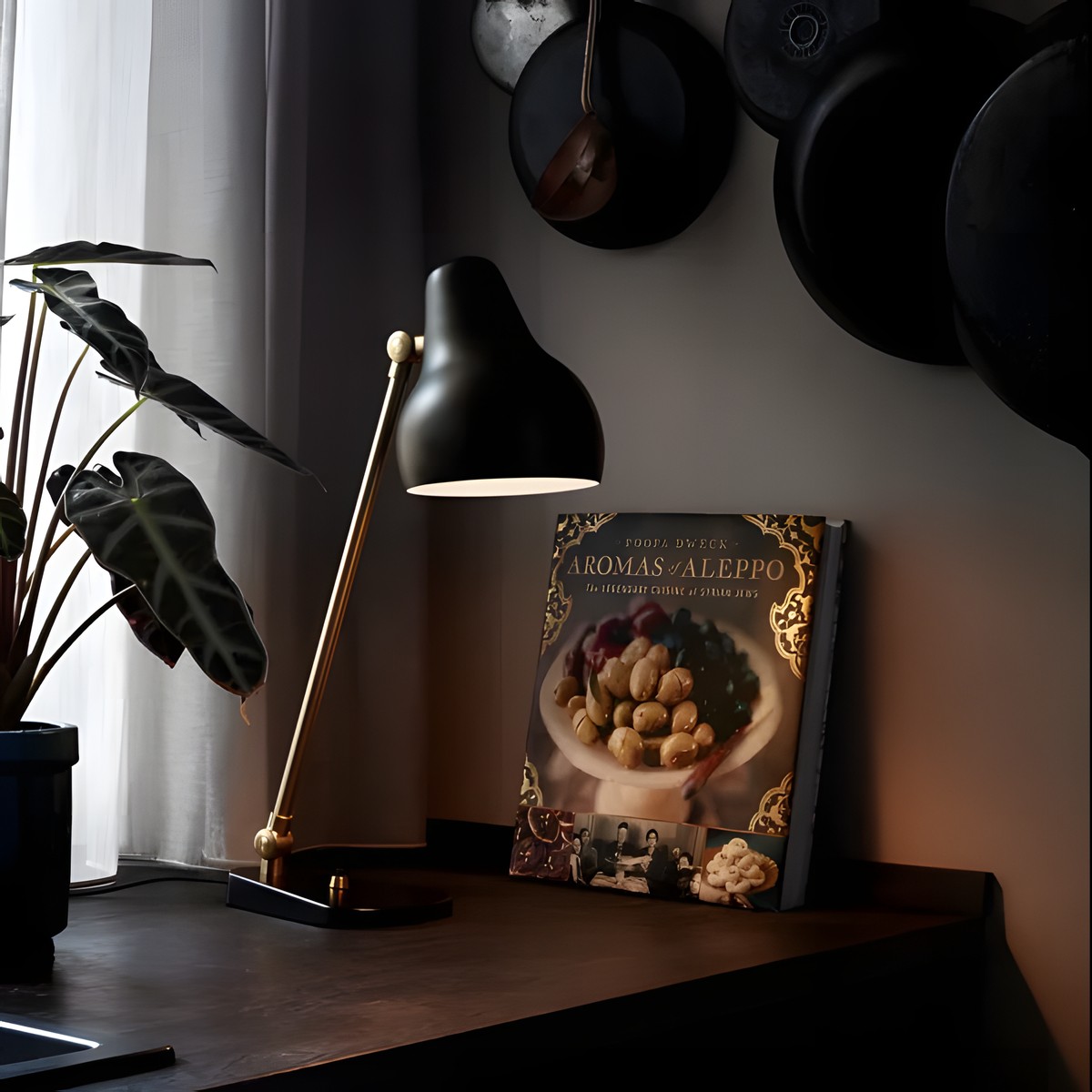 Santiago VL38 Table Lamp